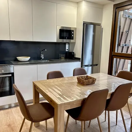 Bpirineos-edelweis 公寓