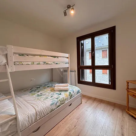 Bpirineos-edelweis 公寓