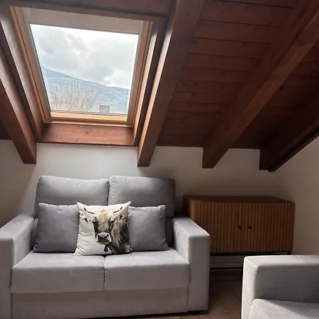 Bpirineos-edelweis 公寓